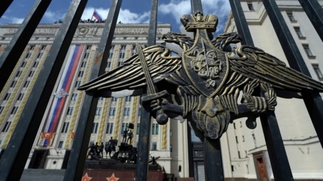 Министерство обороны России опровергло предположение Bellingcat о связи массовых награждений в российской армии с ее участием в конфликте на Донбассе. 
