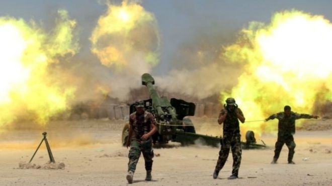 Боевики террористической группировки "Исламское государство" (ИГИЛ) могли осуществить химическую атаку на авиабазу "Каяра" у Мосула в Ираке, где находятся американские и иракские военные. 