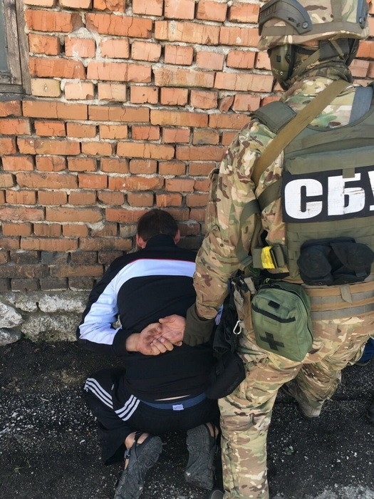 Сотрудники Службы безопасности совместно с полицией задержали боевика "ДНР" в районе проведения АТО, который присоединился к террористам после побега из колонии 