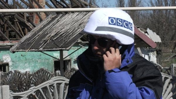 Миссия ОБСЕ фурами вывозит свое имущество из оккупированного Донецка. 