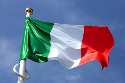 Итальянский премьер-министр Маттео Ренци заявил, что Италия не сможет принять такое же количество мигрантов, и в 2016 году, и пригрозил наложить вето на бюджет Евросоюза. 