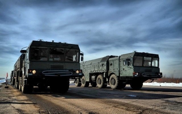 Министерство национальной обороны Польши обеспокоено сообщениями, которые появились в СМИ о том, что Россия перебрасывает ракетные комплексы "Искандер-М" в Калининградскую область, граничащая с Польшей. 