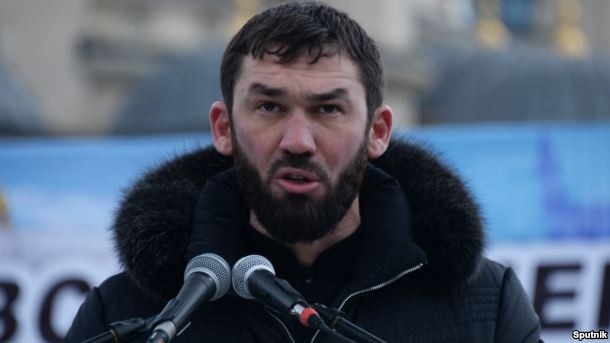 Спикер парламента Чечни Магомед Даудов избил и. о. председателя Верховного суда республики Тахира Мурдалова. 