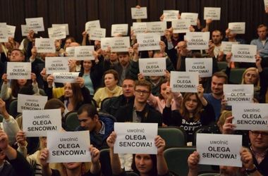 В Польше на фестивале украинского кино прошла акция в поддержку Сенцова 