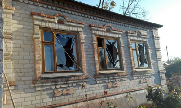 Ночью боевики открывали огонь по окрестностям Мариуполя. Обстрелу подверглись Виноградное и Пищевик. 