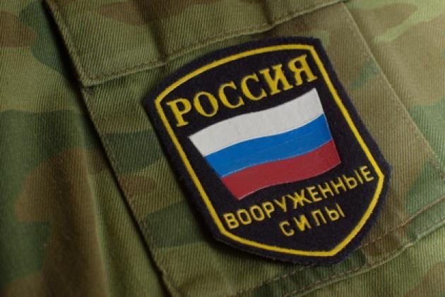 Один российский военнослужащий погиб и еще три получили ранения на Донбассе прошедшие сутки. 