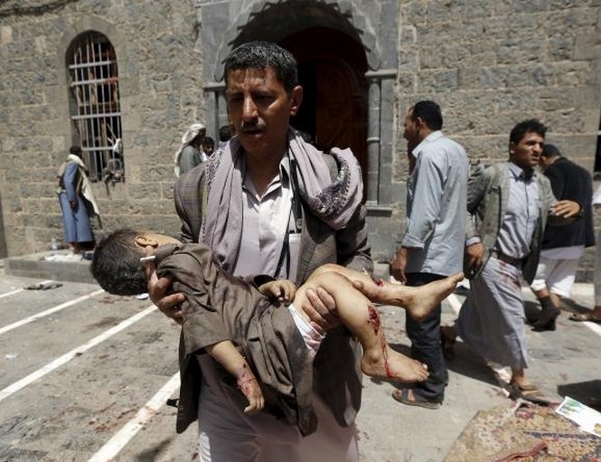 Число жертв авиаудара в столице Йемена Сане, нанесенного военной коалицией под руководством Саудовской Аравии, увеличилось до 140 человек. 