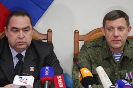 Украинская сторона настаивает на отстранении от власти еще до местных выборов главарей боевиков так называемых "ДНР" и "ЛНР". 