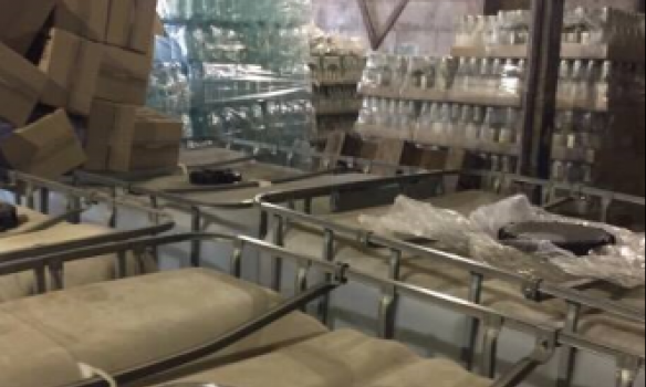 Киевская прокуратура совместно с сотрудниками СБУ разоблачили подпольный цех по изготовлению фальсифицированной водки в промышленных масштабах. 