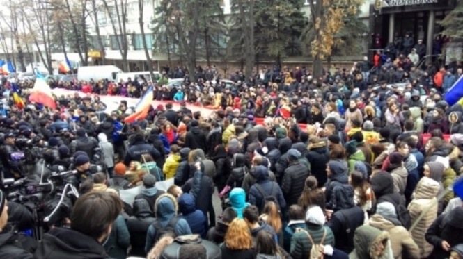 В Молдове после президентских выборов началась акция протеста. 