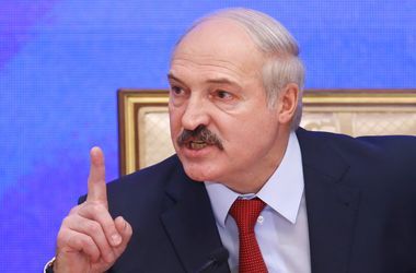 В администрации Лукашенко заявили, что Порошенко извинился за инцидент с "Белавиа" 