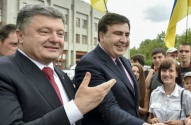 Порошенко прокомментировал отставку Саакашвили 