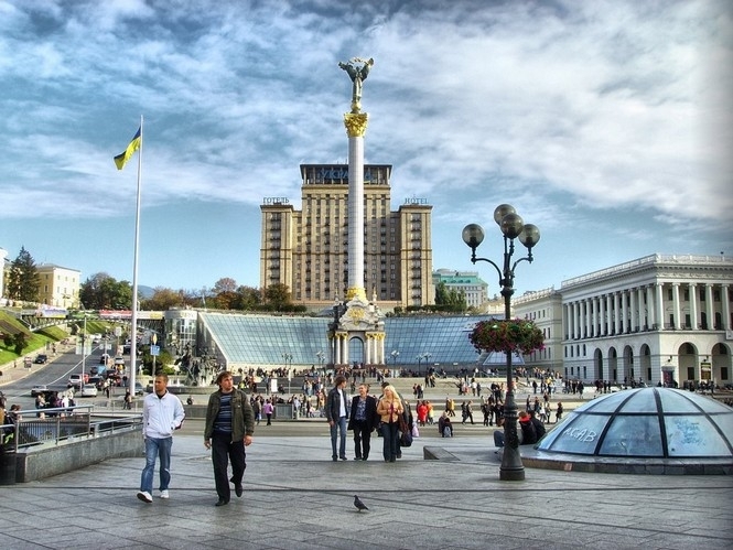 С 6:30 утра в связи с мероприятиями в честь Дня достоинства и свободы в Киеве перекрыты улицы в центре города. 