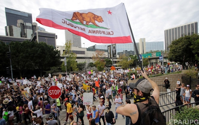 Сторонники независимости Калифорнии обратились в прокуратуру штата с предложением о проведении референдума по вопросу о выходе из состава США. 