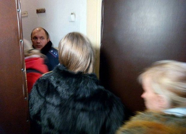 В Саксаганском суде Кривого Рога в четверг, 17 ноября, во время судебного заседания по делу бойца АТО, которому ДТЭК открыл электроэнергию за неуплату, произошла стрельба. 