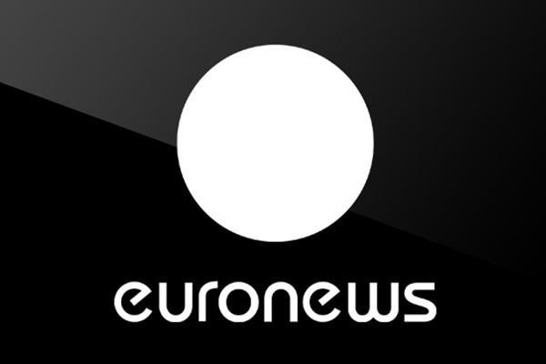 Журналисты Euronews выразили недоверие руководству и приняли заявление, в котором указано, что данное СМИ не может рассматриваться как независимое и сбалансированное. 