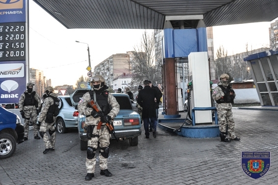 Серьезную спецоперацию провели правоохранители в Одессе. Полицейские даже вынуждены были применить оружие, чтобы схватить опасную преступную группу иностранцев. 