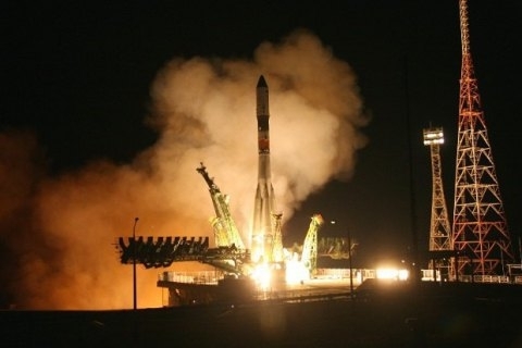 В "Роскосмосе" заявили, что обломки российской космической грузовика "Прогресс-МС04", связь с которой была потеряна ранее в четверг, сгорели в атмосфере в небе над республикой Тива. 
