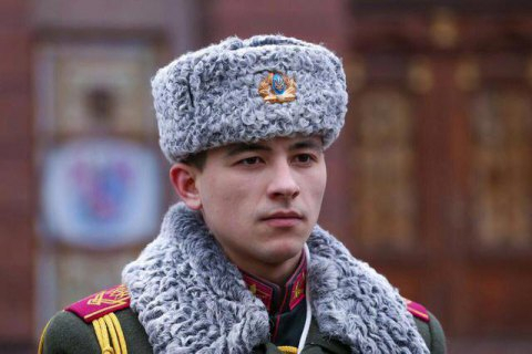 Президент Петр Порошенко 31 декабря присвоил звание Героя Украины посмертно лейтенанту Сухопутных войск Никите Яровому, которого застрелил снайпер на Светлодарской дуге. 