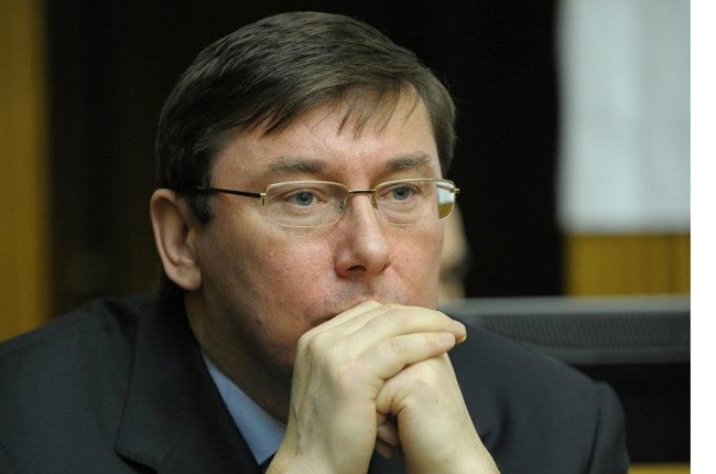 Генпрокурор Юрий Луценко заявил, что ряд свидетелей по делу о перестрелке в Княжичах отказываются давать показания. 