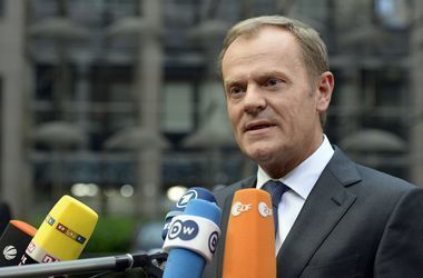 Туск призвал Европарламент как можно скорее убрать преграды для введения безвиза с Украиной 