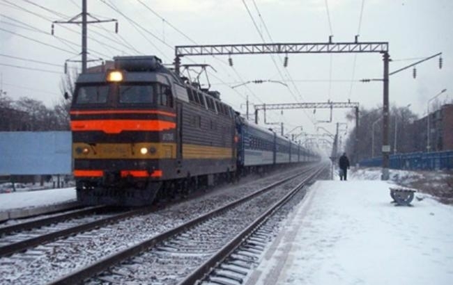 Во Львовской области на железнодорожном перегоне "Песочное - Надетичи" пассажирский поезд сбил насмерть жителя села Песочное. 