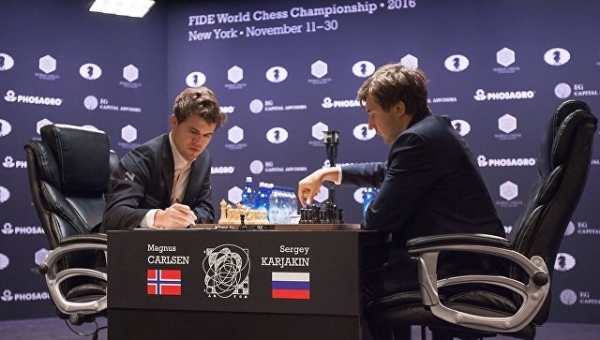 Норвежском чемпиону мира по шахматам Магнус Карлсен удалось отстоять свой титул в матче против российского гроссмейстера Сергея Карякина. 