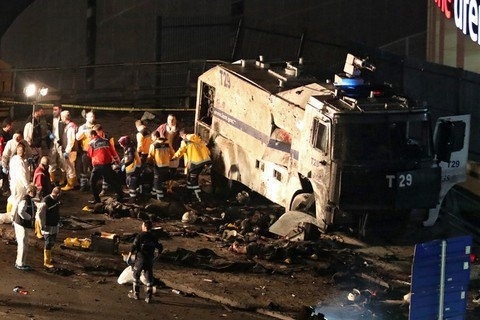 Курдский террористическая группировка "Соколы свободы Курдистана" взяла на себя ответственность за теракт в Стамбуле, в результате которого погибли 38 человек. 