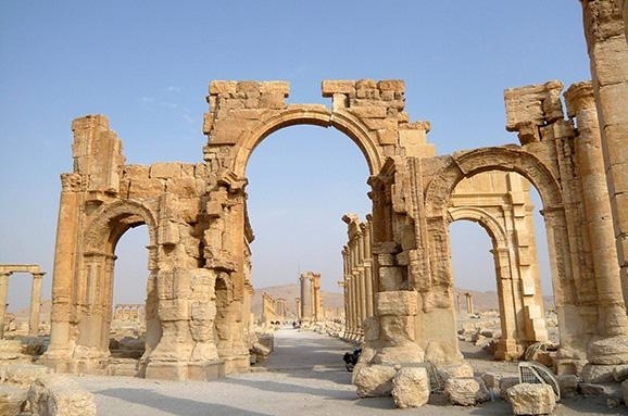 Боевики террористической группировки Исламское государство в воскресенье, 11 декабря, установили контроль над древним городом Пальмира на востоке Сирии. 