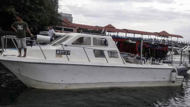 У побережья Малайзии пропало судно, на борту которого находится 28 китайских туристов и три члена экипажа. 