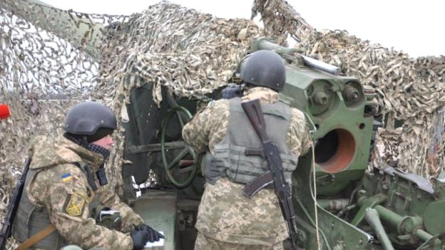 Вследствие штурма сепаратистов в воскресенье утром в Авдеевской промзоне погибли трое украинских бойцов, еще один был ранен. 