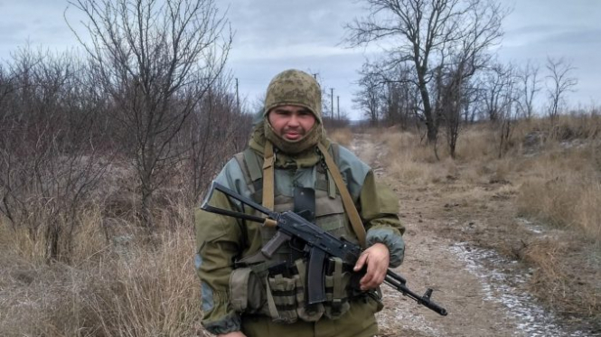 Под Светлодарской дугой в зоне АТО 21-летний военный из Кировоградской области Олег Стас покончил жизнь самоубийством. 
