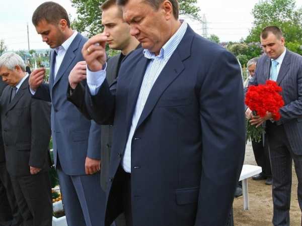Экс-президент Украины Виктор Янукович и его окружение "отмыли" 201,7 млрд гривен. 
