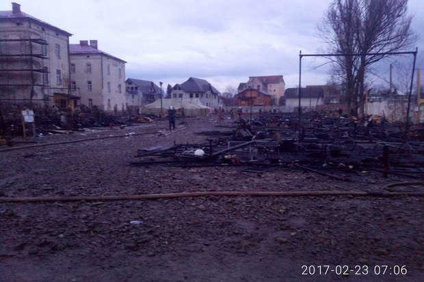 В городе Коломыя, что в Ивано-Франковской области, ночью 23 февраля сгорело палаточный городок 10-й отдельной горно-штурмовой бригады. 