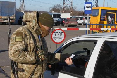 В пятницу боевики не пропустили на оккупированную территорию 4 грузовых автомобиля с гуманитарным грузом. 