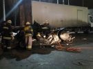 
    В Киеве произощла кровавая авария: BMW влетела под фуру3 