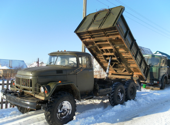 В Волновахском районе Донецкой области военный автомобиль совершил наезд на местную жительницу, в результате чего она погибла. 