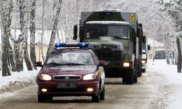 В связи с обострением ситуации с незаконной добычи янтаря, в город Олевск Житомирской области отправлены военнослужащие Первой бригады оперативного назначения Национальной гвардии Украины. 