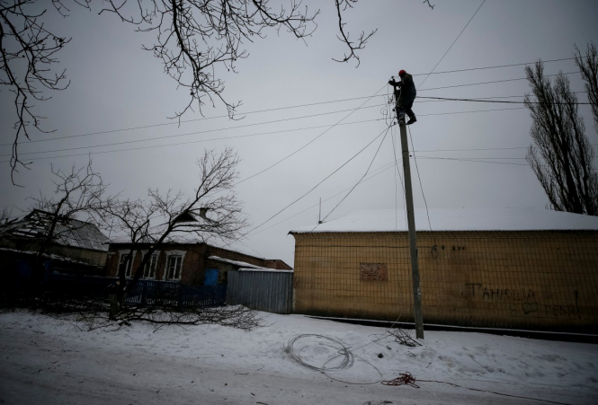 Украинская сторона полностью отремонтировала линии электропередач в Авдеевке. 