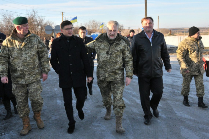 Председатель Донецкой области Павел Жебривский заявляет, что нужно немедленно принимать решение о демилитаризации зоны у Донецкой фильтровальной станции. 