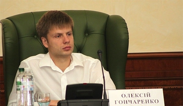 Прокурор Одесской области Олег Жученко заявил, что нардеп Алексей Гончаренко находится в безопасности. 