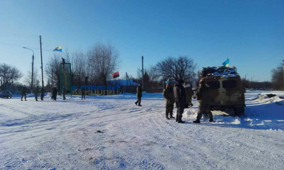 Участники торговой блокады на Донбассе начали перекрывать автодороги. 