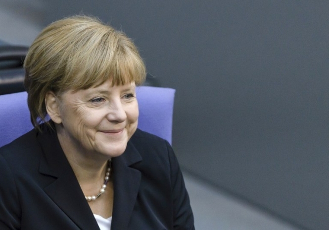 Действующий канцлер Германии Ангела Меркель официально возглавила предвыборный список Христианского демократического союза на выборах в бундестаг в сентябре 2017 года и автоматически стала кандидатом на пост канцлера. 