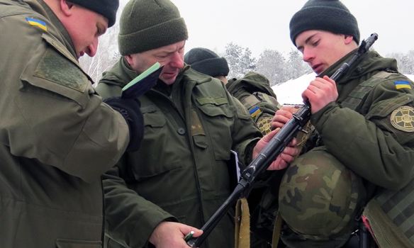 В связи с обострением ситуации с незаконной добычи янтаря, в город Олевск Житомирской области отправлены военнослужащие Первой бригады оперативного назначения Национальной гвардии Украины. 