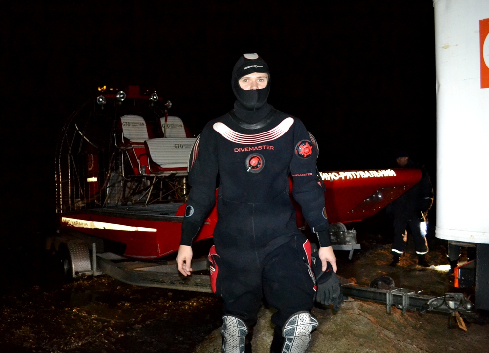Пятеро рыбаков провалились под лед и утонули в пятницу вечером в Днестровском лимане возле села Надлиманское Одесской области. 
