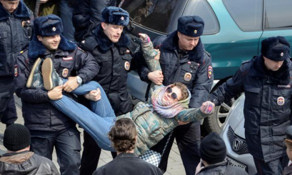 По последним данным на антикоррупционных митингах в Москве задержали 1030 человек. 