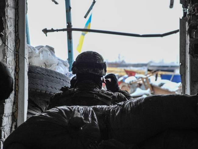За минувшие сутки боевики 100 раз открывали огонь по украинским позициям в зоне проведения антитеррористической операции. 