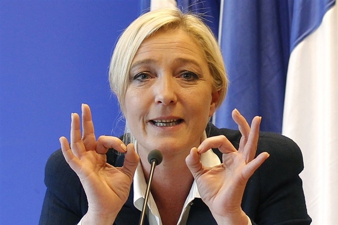 В Европарламенте выдвинули обвинение еще одному помощнику кандидата в президенты Франции Марин Ле Пен. 