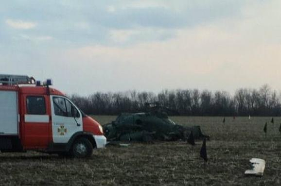 В результате падения украинского военного вертолета Ми-2 под Краматорском погибли пять человек: три члена экипажа и два пассажира. 