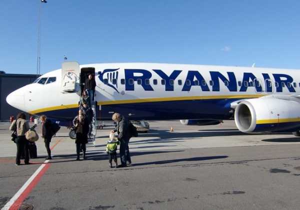 Первый самолет авиакомпании Ryanair 14 марта совершил посадку в Украине, в киевском аэропорту Жуляны. 